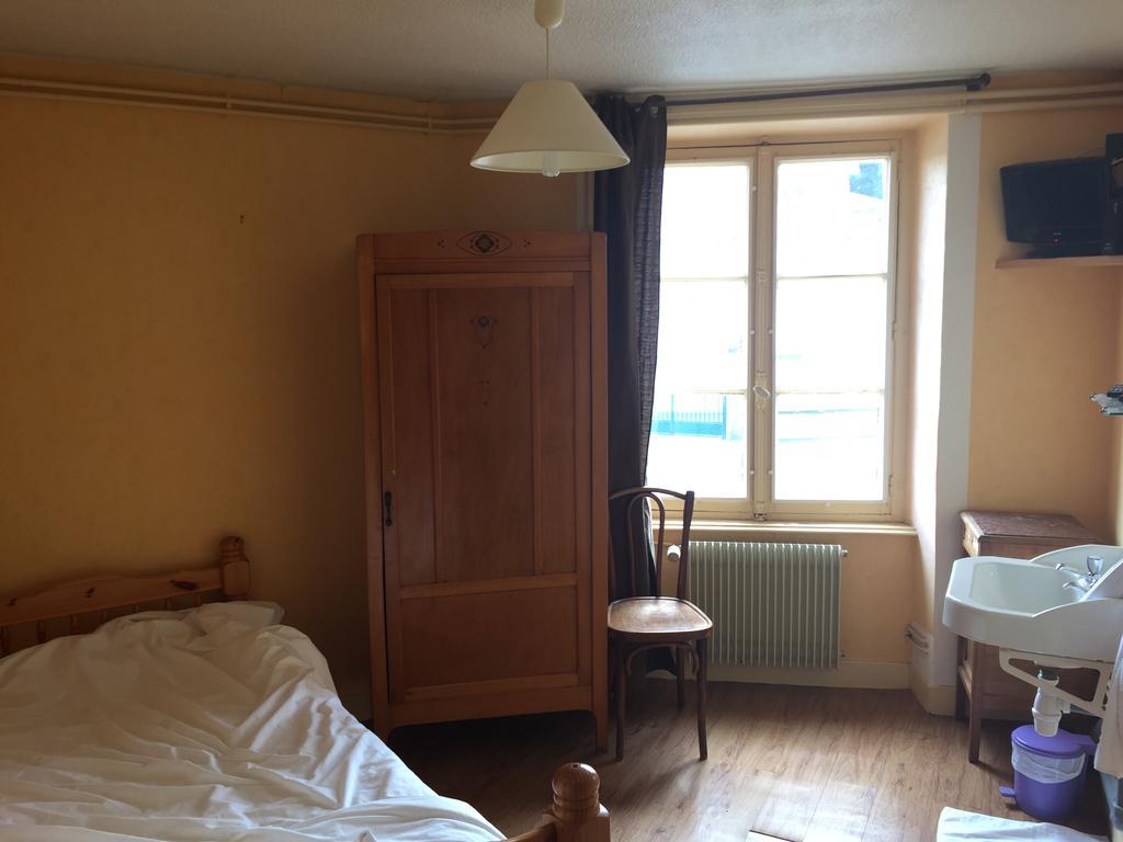 Hotel Saint Pierre Les Sauvages  Quarto foto
